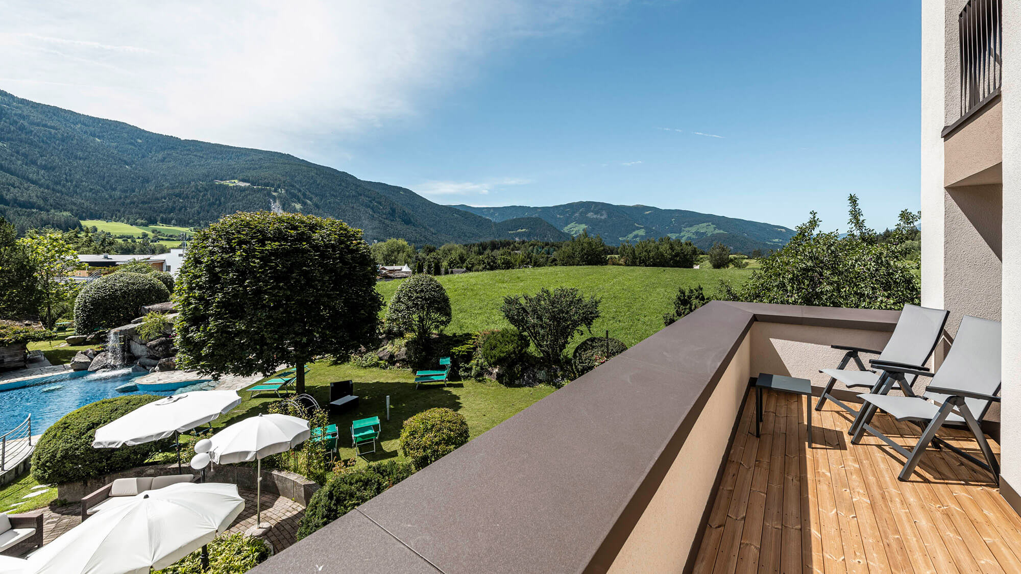 Blick auf den Garten und die Umgebung